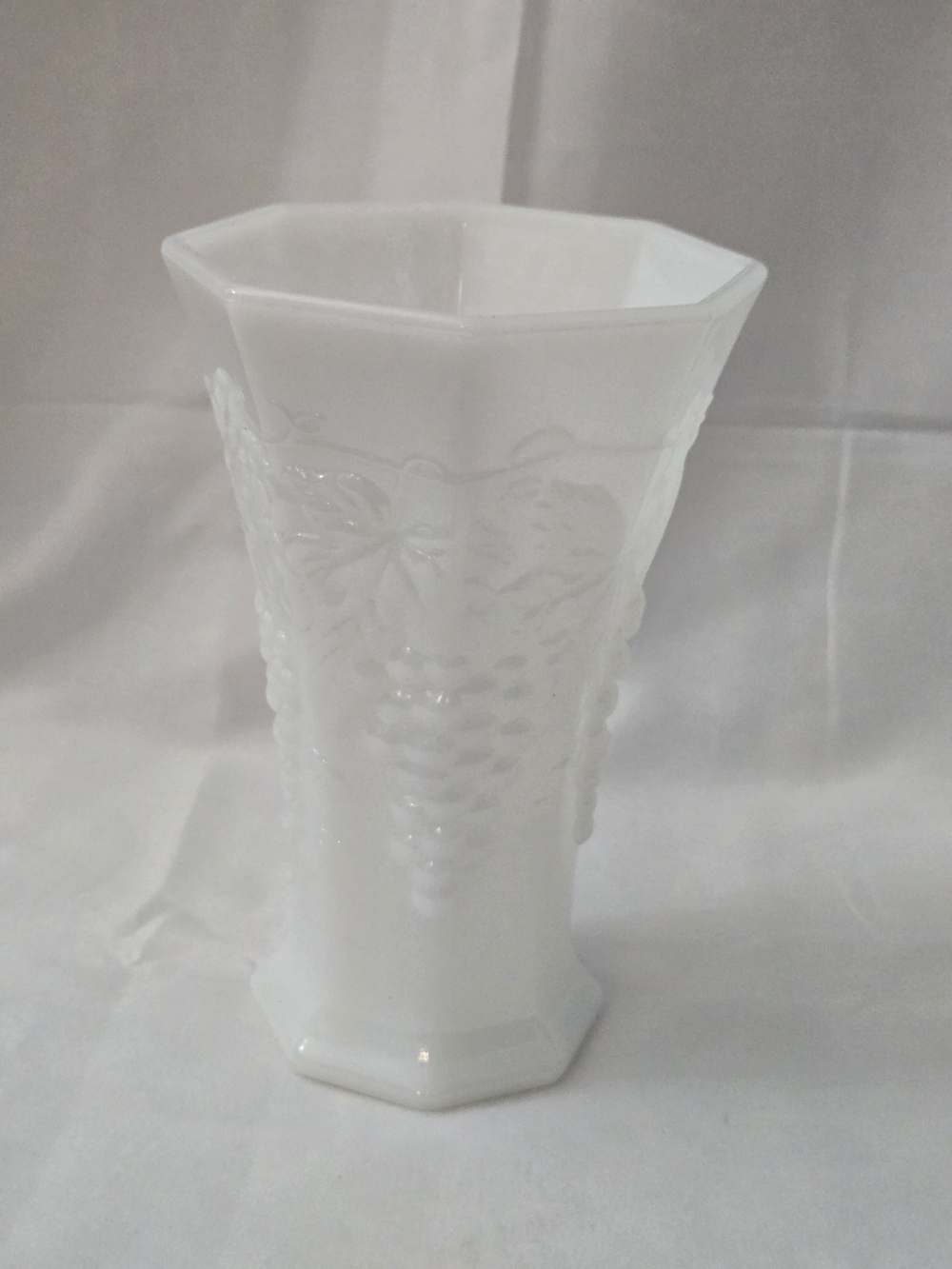 Vintage Anchor Hocking Harvest Grape Milk Glass Vase 7” MCM White Octagon